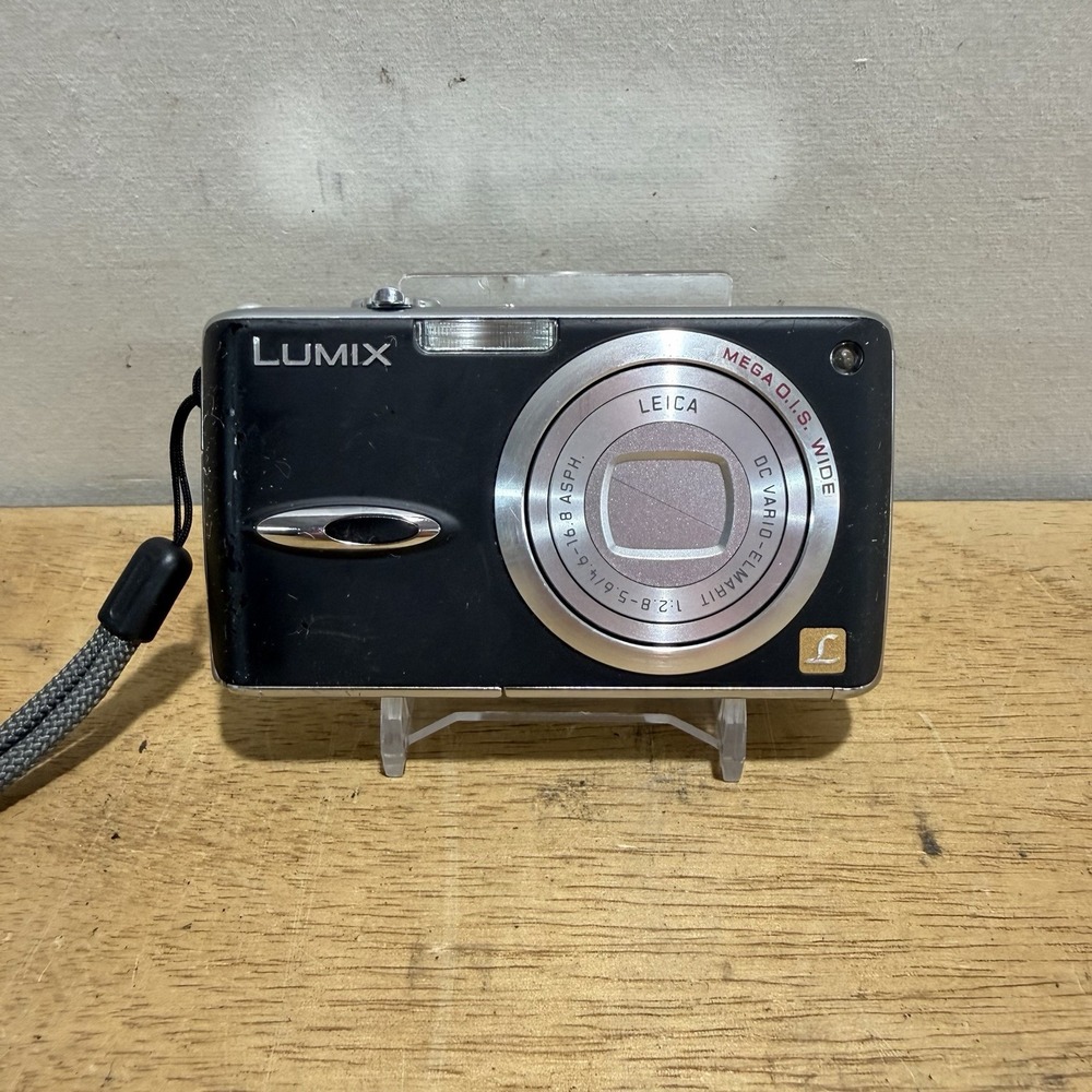 Panasonic LUMIX DMC-FX01 Silver Compact Camera 6MP 3x Zoom Tested NO BATTERY INC